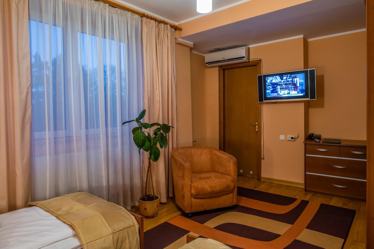 Hotel Maria Рэдэуци Экстерьер фото
