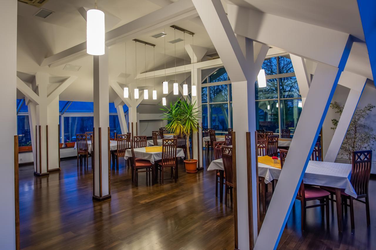 Hotel Maria Рэдэуци Экстерьер фото